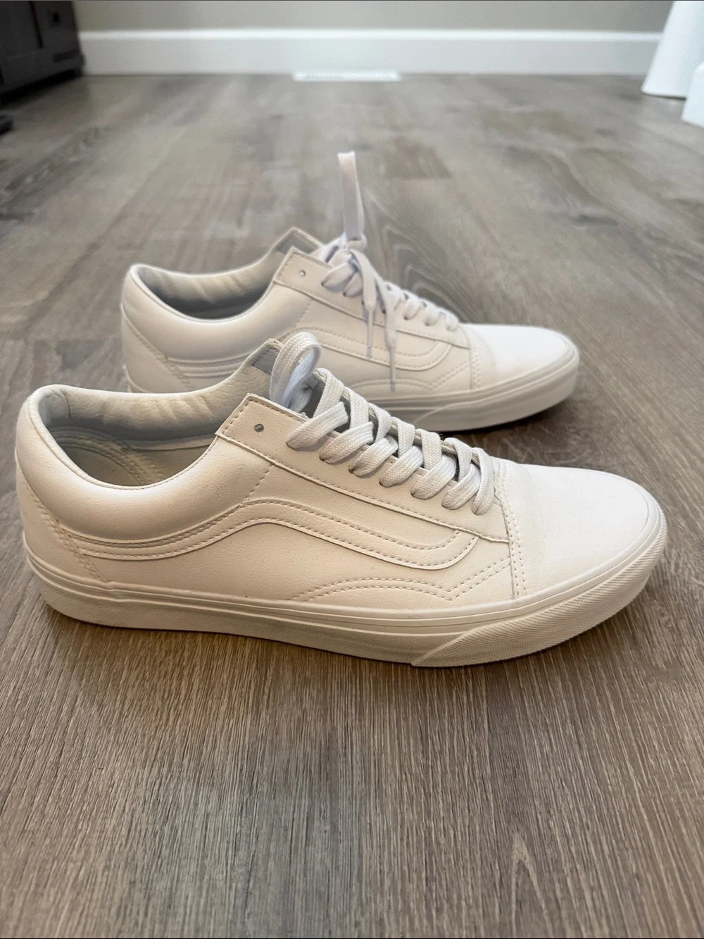 Vans Men's White Low-Top Skate Sneakers Old Skool ALL LEATHER